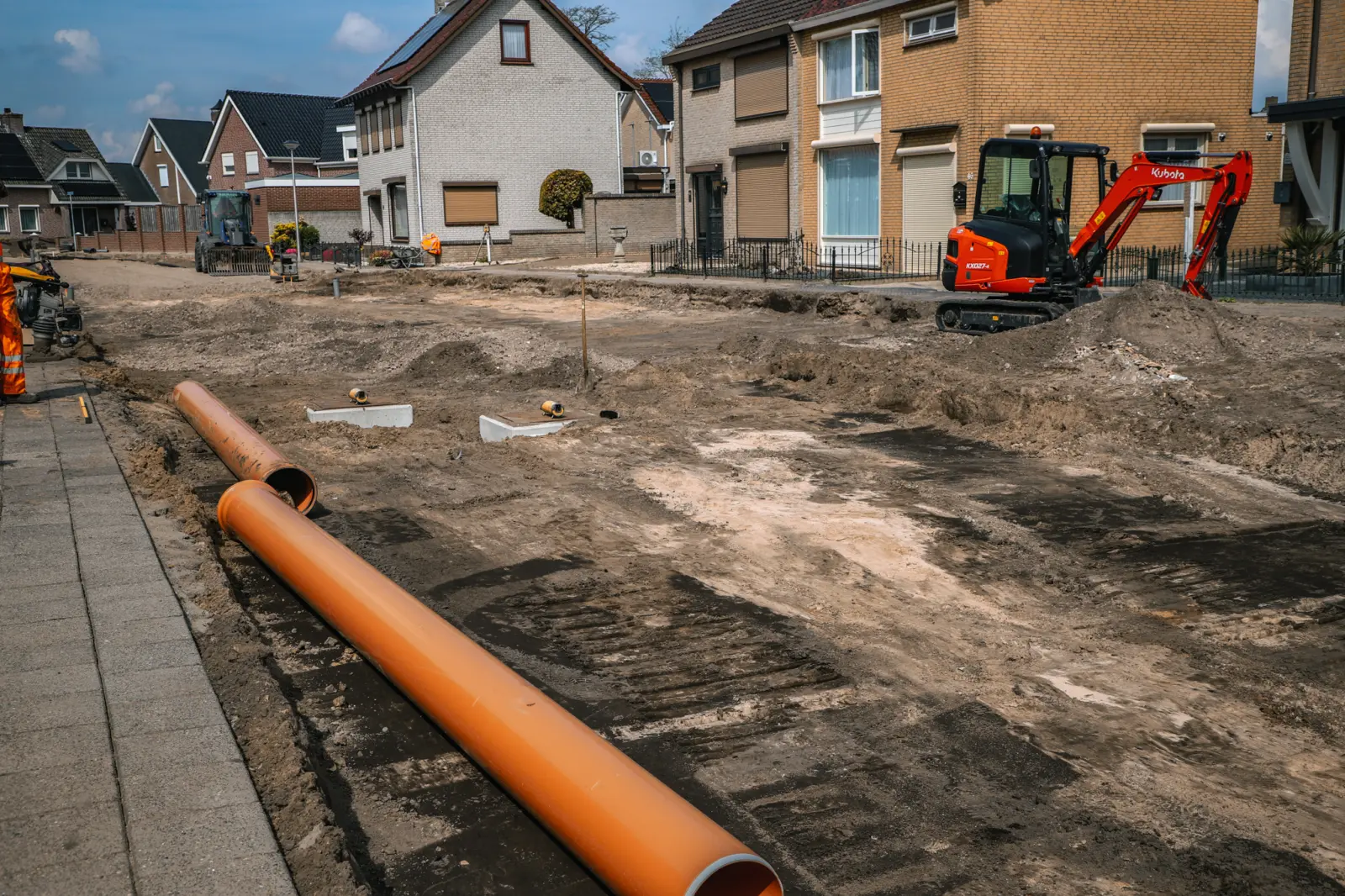 Grondwerk en rioleringsbuizen in de Tulpstraat