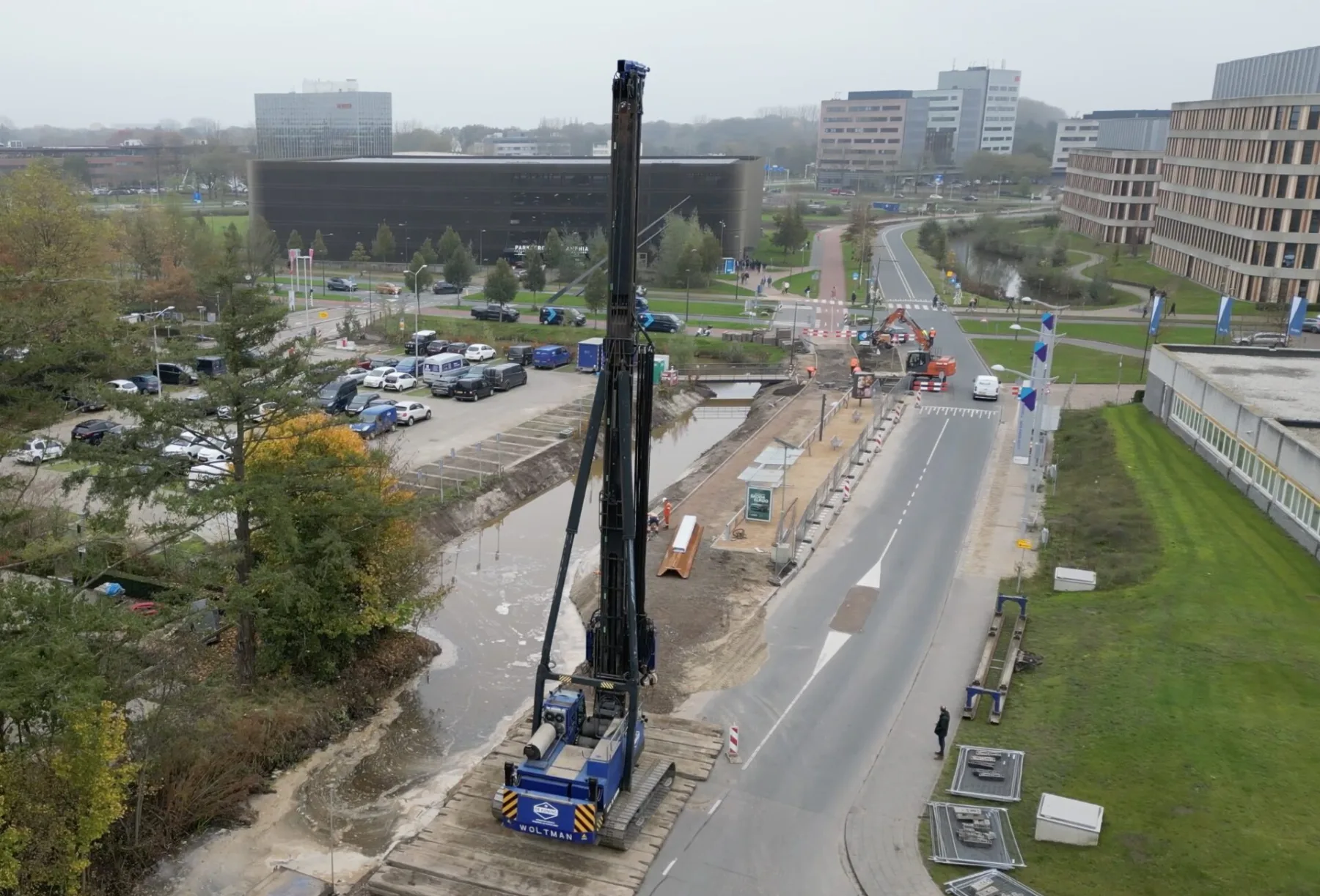 Werkzaamheden aan infrastructuur vanuit de lucht — ontwerpbeeld
